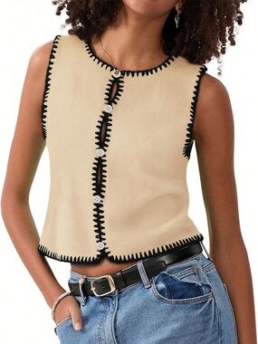 NWT- Sleeveless Beige Button-Front Tank with Black Trim XXL